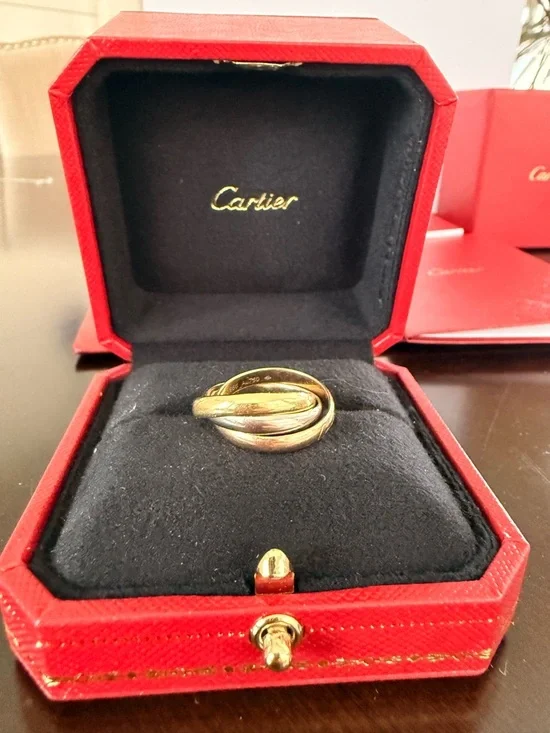 Cartier Trinity Interlocking Ring in Yellow Gold - Picture 2 of 5